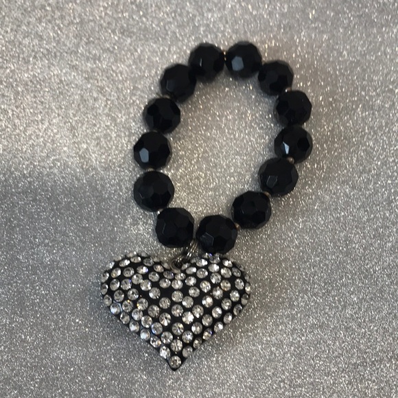 Black stretch bracelet with sparkle heart charm. - Picture 1 of 4